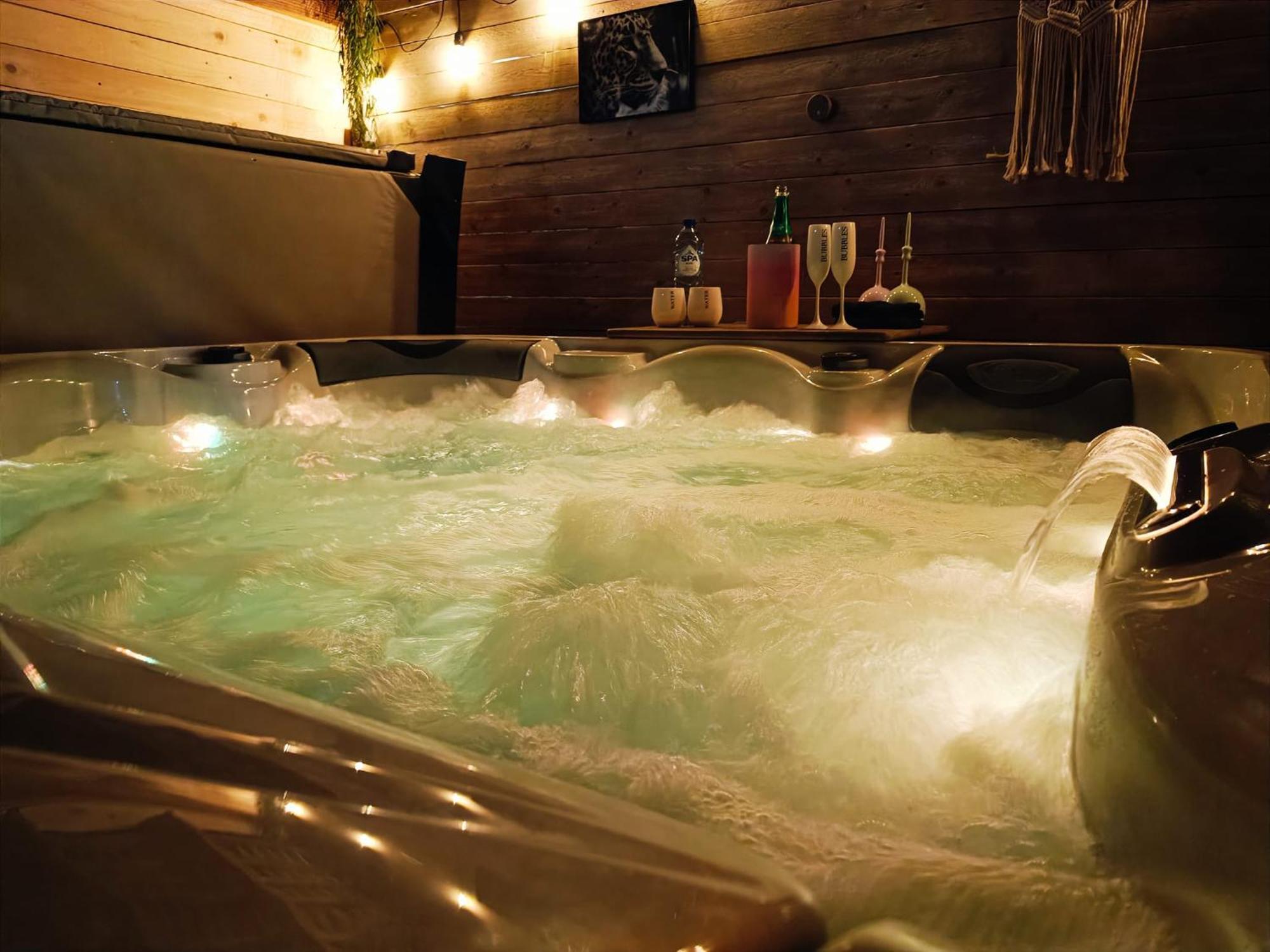 Entre Monts Et Collines B&B Et Spa En Option المظهر الخارجي الصورة