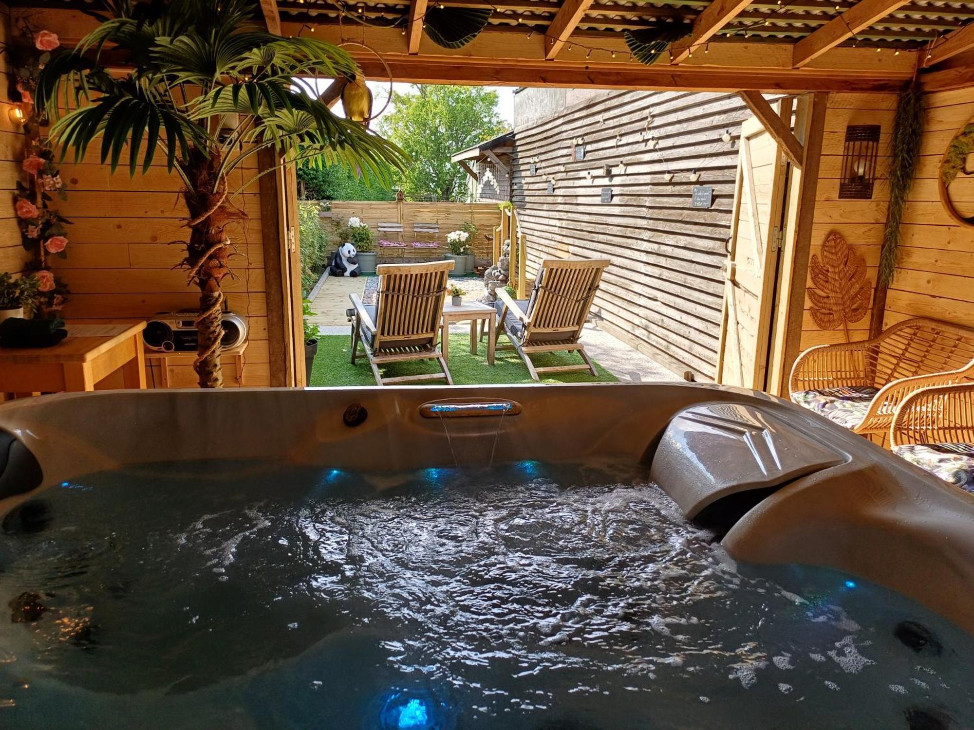 Entre Monts Et Collines B&B Et Spa En Option المظهر الخارجي الصورة