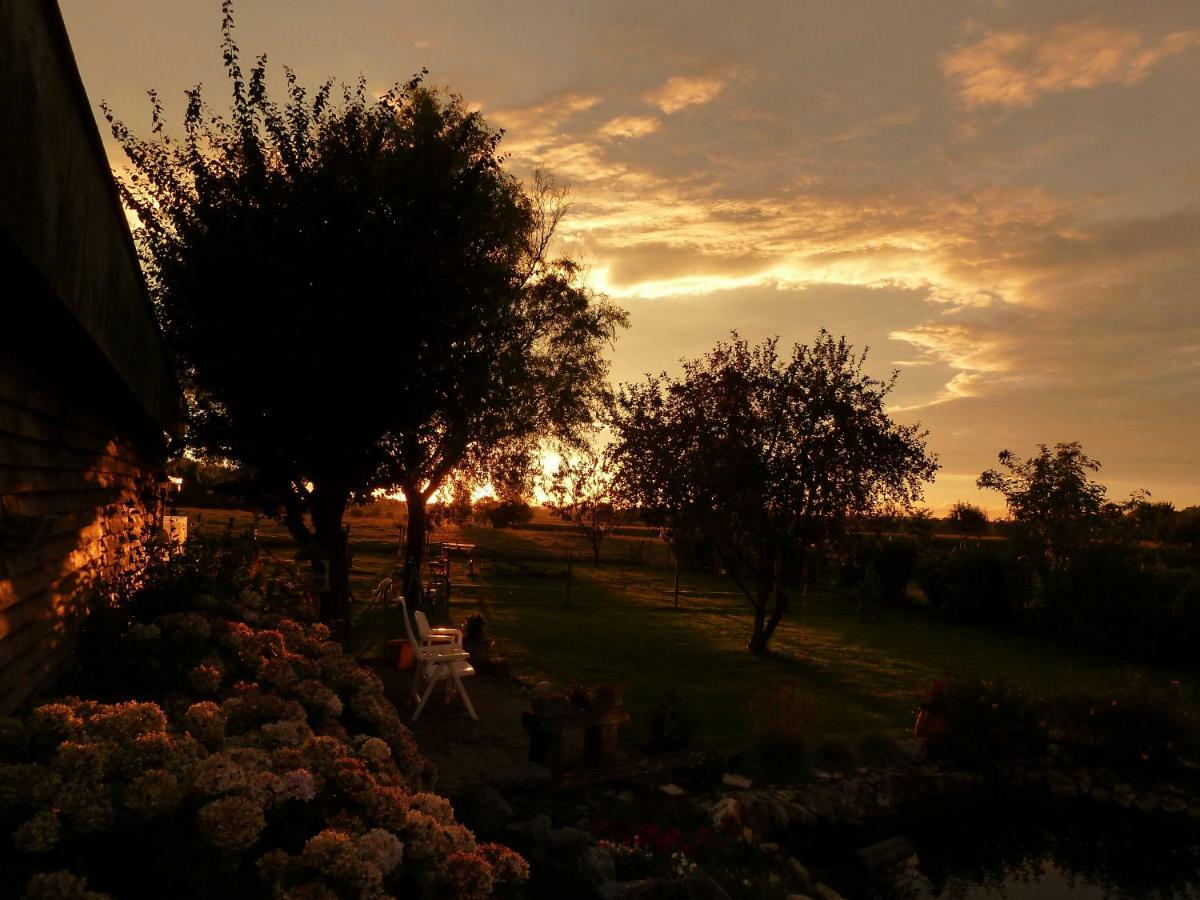 Entre Monts Et Collines B&B Et Spa En Option المظهر الخارجي الصورة